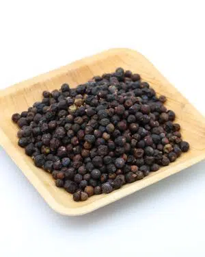 baies de genievre etal des epices