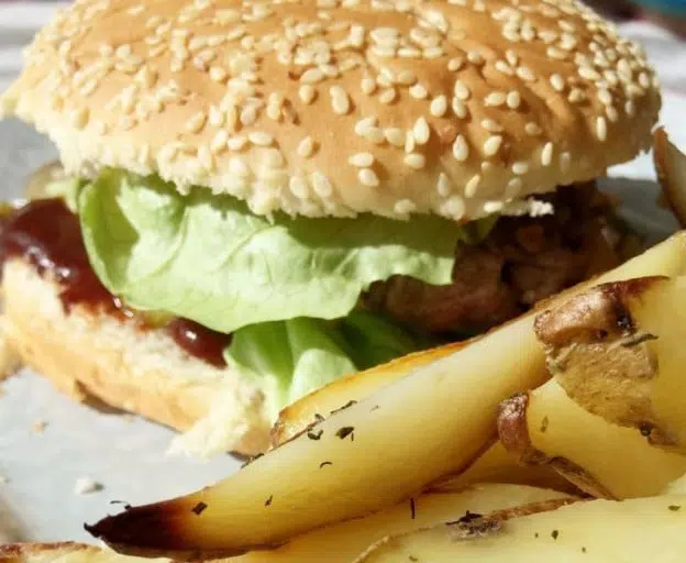 Burger et frites au thym maison