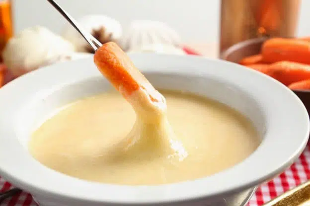Fondue au piment d'espelette et ses petits légumes