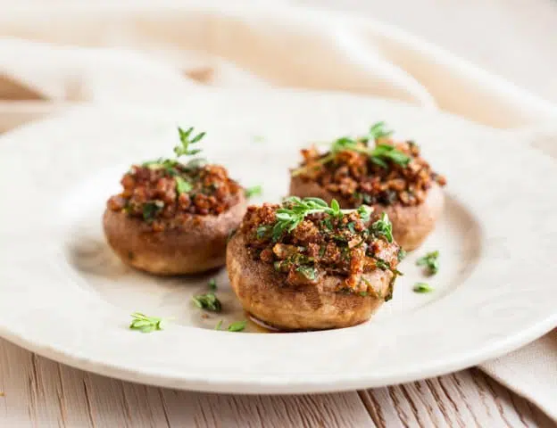Champignon farci au bacon et romarin