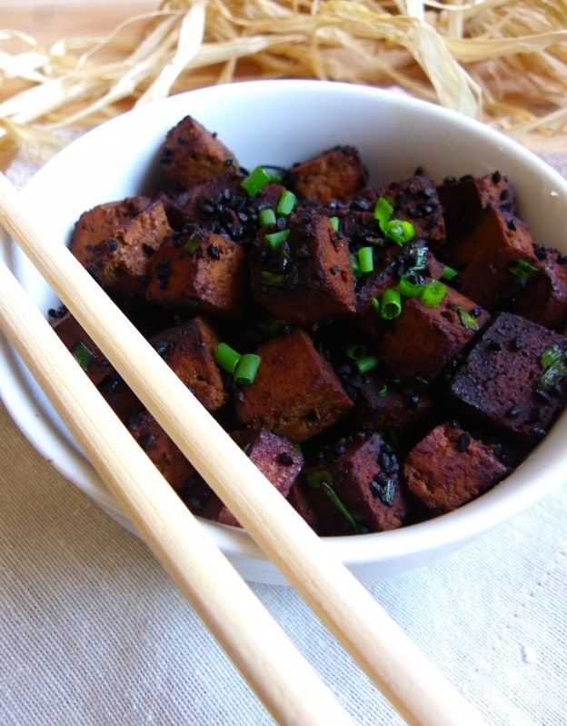 Tofu Sauté à la Sauce Soja et aux Graines de Nigelle