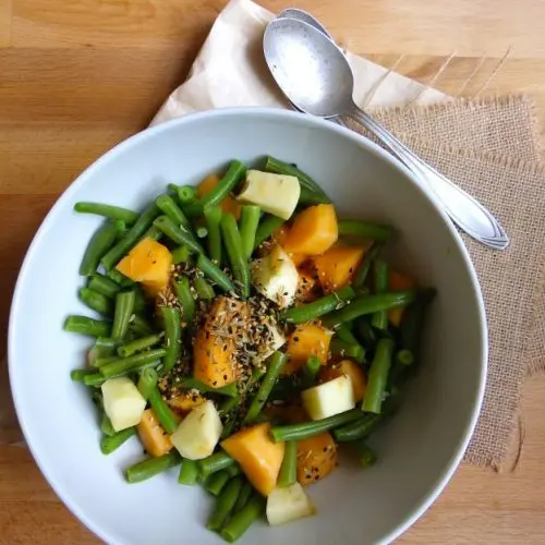 Salade de haricots verts, pomme verte et melon au Panch Phoron