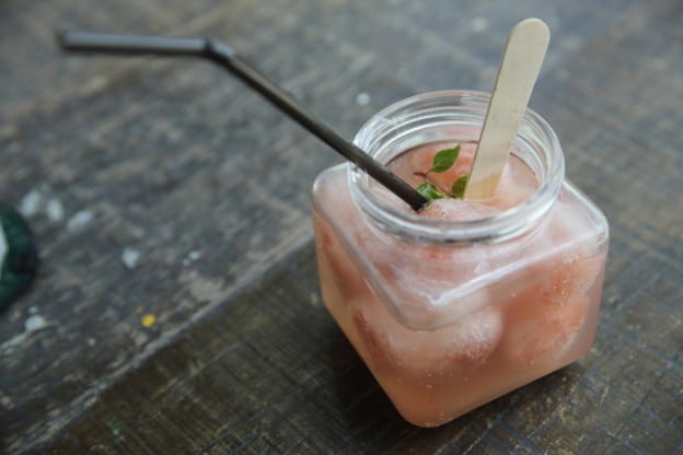 Litchis à l'eau de rose et Hibiscus