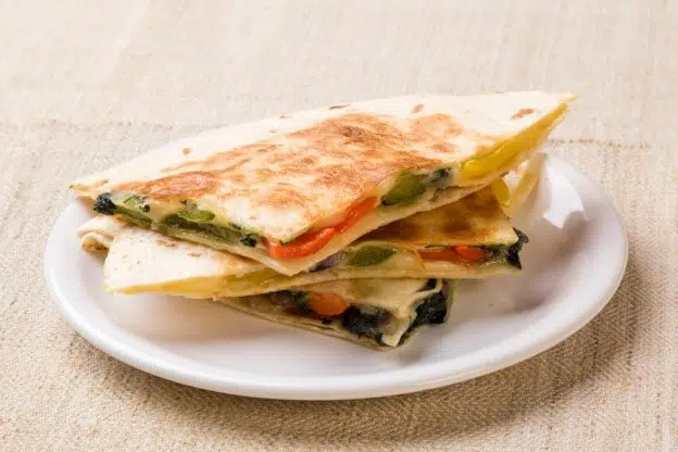 Quesadillas aux légumes grillés et poivre de penja