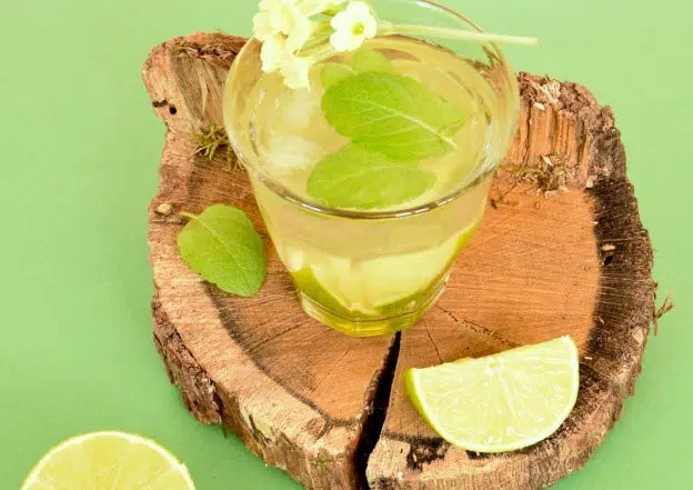 Infusion à la réglisse-menthe-citron vert