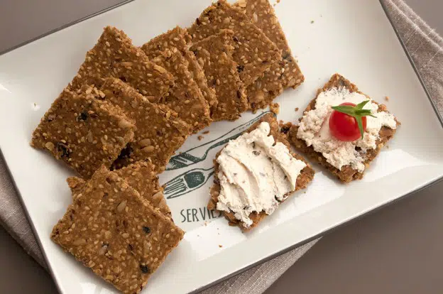 Crackers aux graines de moutarde