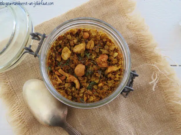 Granola salé aux épices pour poulet