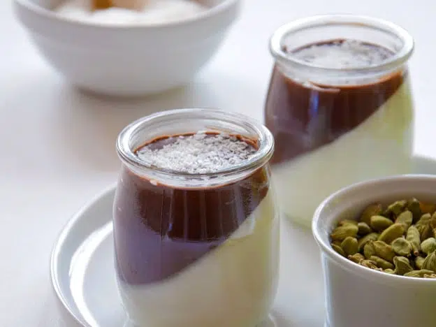 Mousse à la noix de coco et cardamome
