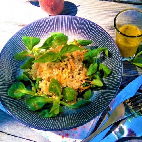Salade composée au quinoa & vinaigrette passion aux épices