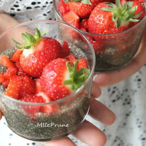 Pudding de chia aux fraises et camomille