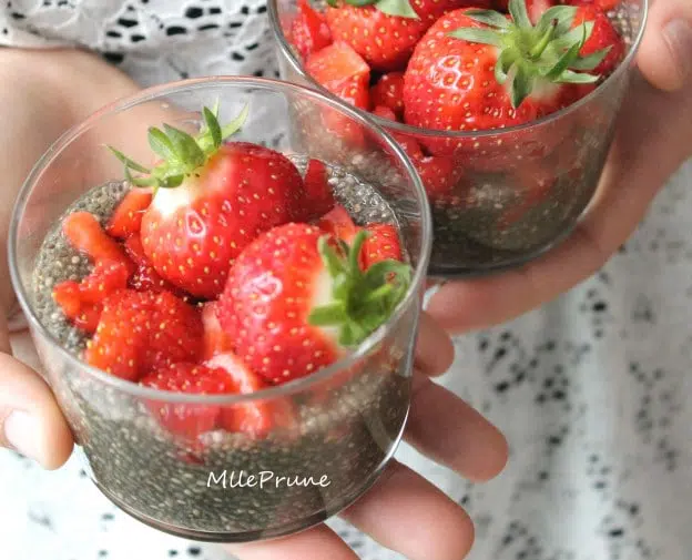 Pudding de chia aux fraises et camomille