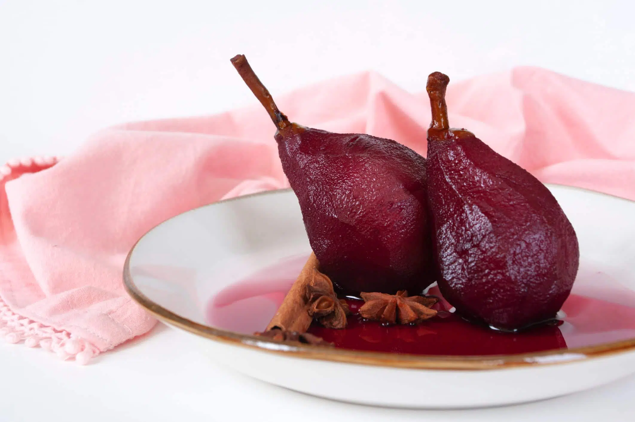 poires pochees vin rouge
