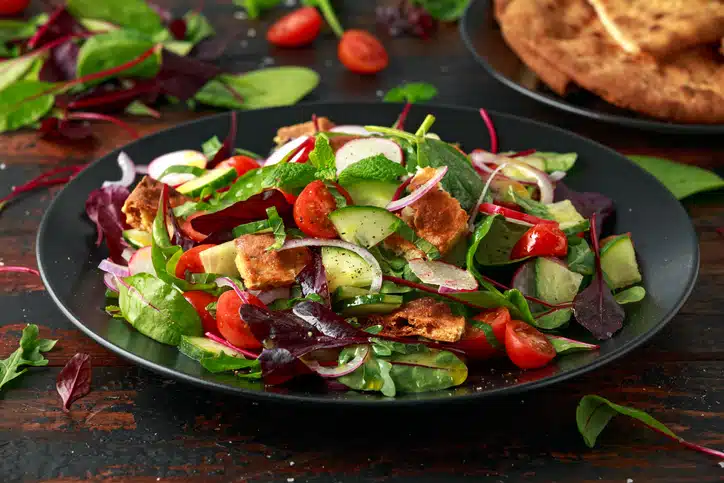 Salade fattoush au sumac